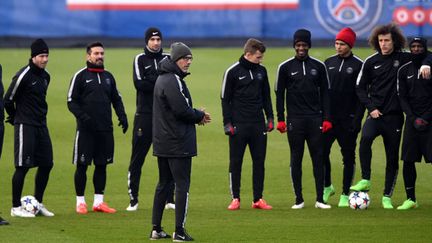 Laurent Blanc face à son groupe au camp Ooredoo