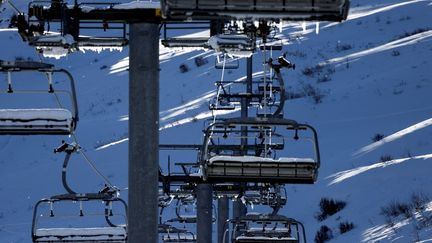 Des remontées mécaniques, à Courchevel. (THOMAS COEX / AFP)