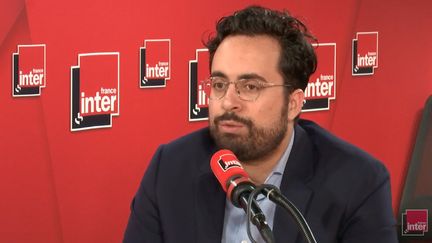 Le&nbsp;secrétaire d'Etat chargé du Numérique, Mounir Mahjoubi, sur France Inter, le 24 décembre 2018. (FRANCE INTER)