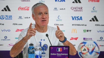 Didier Deschamps en conférence de presse à la veille du huitième de finale de la Coupe du monde entre la France et la Pologne, le 3 décembre 2022. (FRANCK FIFE / AFP)