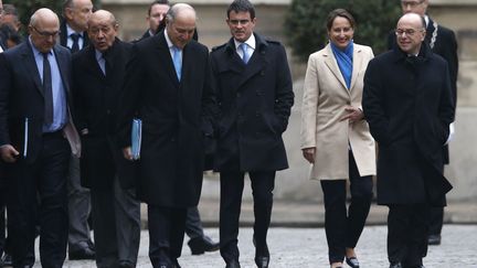  (Le départ de Laurent Fabius du gouvernement ouvre la voie à un remaniement © REUTERS/Charles Platiau)