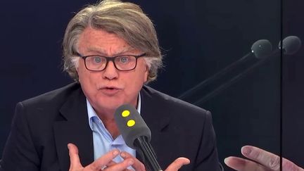 Le député Gilbert Collard&nbsp;(RBM)&nbsp;était l'invité de "Tout est politique", jeudi 21 septembre, sur franceinfo. (FRANCEINFO)