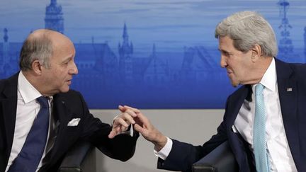 &nbsp; (Laurent Fabius et John Kerry en Allemagne en février dernier © Matthias Schrader/AP/SIPA)