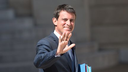 Le Premier ministre, Manuel Valls, quitte l'Elysée après le conseil des ministres, le 22 août 2016 à Paris.&nbsp; (CITIZENSIDE/YANN BOHAC / AFP)