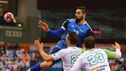 Nikola Karabatic lors du match face &agrave; la Slov&eacute;nie, mercredi 28 janvier 2015 &agrave; Doha (Qatar), en quarts de finale du Mondial de handball. (MARWAN NAAMANI / AFP)