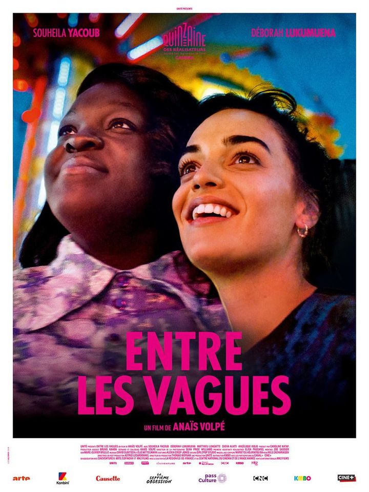 L'affiche d'"Entre les vagues" d'Anaïs Volpé (2022). (KMBO)