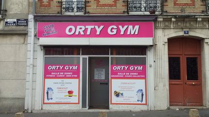 Le club de fitness r&eacute;serv&eacute; aux femmes Orty Gym, au Raincy (Seine-Saint-Denis), le 1er octobre 2013. (NORA BOUAZZOUNI / FRANCETV INFO)