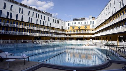 La bassin d'été de la piscine Molitor qui rouvre ce 19 mai
 (Franck Fife / AFP)