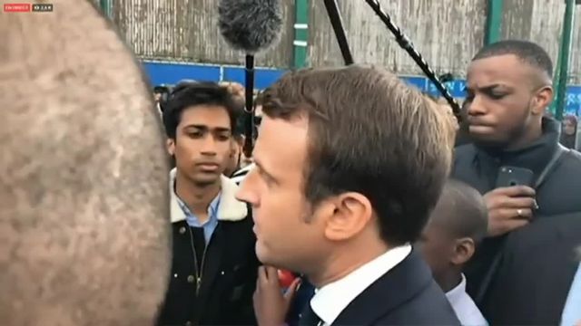 Sarcelles : Macron explique sa politique des quartiers à des jeunes