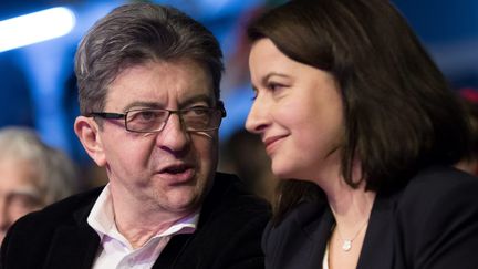 Le leader du Front de Gauche, Jean-Luc M&eacute;lenchon, et la d&eacute;put&eacute;e EELV de Paris, C&eacute;cile Duflot, lors d'un meeting de soutien au parti grec de gauche radicale Syriza, le 19 janvier 2015 &agrave; Paris. (MAXPPP)