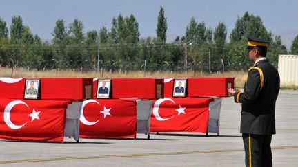 Soldats turcs tués lors d'une opération attribuée au PKK à Daglica, dans la région du sud-est du pays (8 septembre 2015).