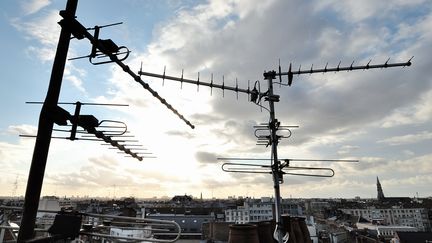 Nicolas Sarkozy s'est dit pr&ecirc;t, mardi 27 mars 2012, &agrave; bloquer le signal des t&eacute;l&eacute;visions qui diffuseraient les images des tueries de Mohamed Merah. (PHILIPPE HUGUEN / AFP)