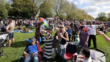 De nombreuses personnes étaient réunies pour le "Big Lunch" à Windsor, près de Londres (Royaume-Uni), le 7 mai 2023. (ADRIAN DENNIS / AFP)