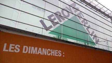 La fa&ccedil;ade d'un magasin Leroy Merlin en r&eacute;gion parisienne. (KENZO TRIBOUILLARD / AFP)