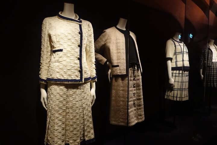 Exposition&nbsp;"Gabrielle Chanel. Manifeste de mode"&nbsp;au Palais Galliera :&nbsp;le mythique tailleur en tweed (CORINNE JEAMMET)