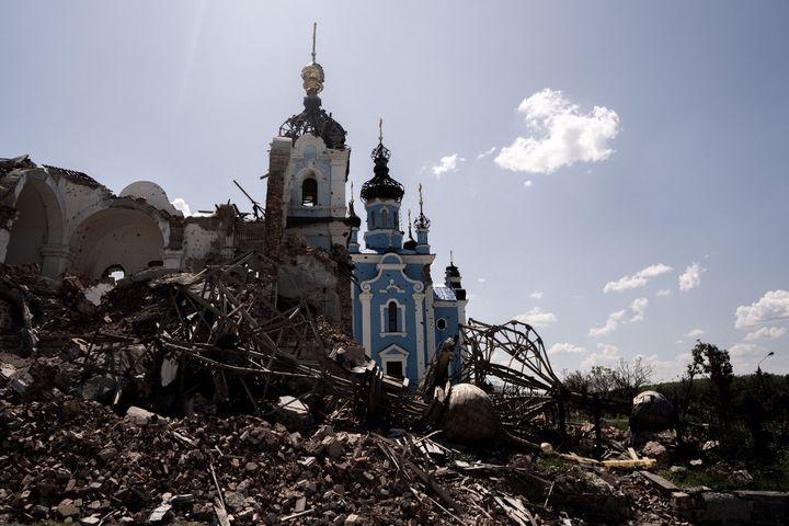 A partly destroyed monastery in Donetsk (eastern Ukraine), May 20, 2023. (VINCENZO CIRCOSTA / ANADOLU AGENCY / AFP)