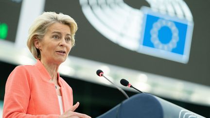 La présidente de la Commission européenne, Ursula von der Leyen, s'exprime devant le Parlement européen à Strasbourg, le 15 septembre 2021. (EYEPRESS NEWS / AFP)