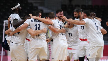 La France s'est qualifiée pour sa quatrième finale olympique consécutive après sa victoire en demies face à l'Égypte, le 5 août 2021. (FRANCK FIFE / AFP)