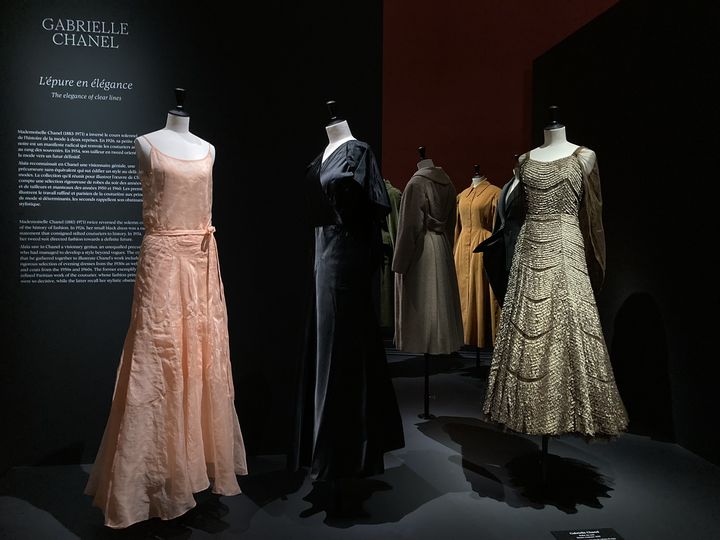 Exposition "Azzedine Alaia, couturier collectionneur" au Palais Galliera à Paris : modèles de Gabrielle Chanel, septembre 2023 (Corinne Jeammet)