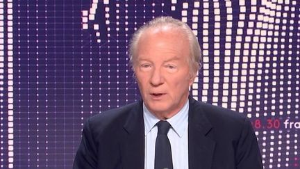 Brice Hortefeux (LR), eurodéputé, ancien ministre de l'Intérieur, invité du 8h30 franceinfo, lundi 27 décembre 2021. (FRANCEINFO)