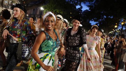 Des mannequins défilent pour Chanel à La Havane (Cuba), le 3 mai 2016. (ALEJANDRO ERNESTO / EFE / SIPA)