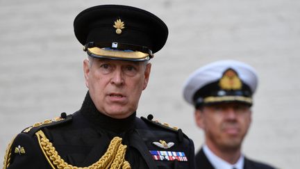 Le prince Andrew, duc d'York, lors d'une de ses dernières apparitions officielles en tant que représentant de la couronne du Royaume-Uni, lors d'une commémoration à Bruges (Belgique), le 7 septembre 2019. (JOHN THYS / AFP)