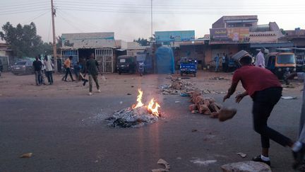 Manifestation à Khartoum (Soudan) le 20 novembre 2021 contre le coup d'Etat. (AFP)