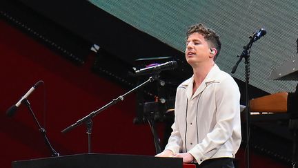 Le chanteur américain Charlie Puth, lors d'un concert à New York, en septembre 2022. (ANGELA WEISS / AFP)