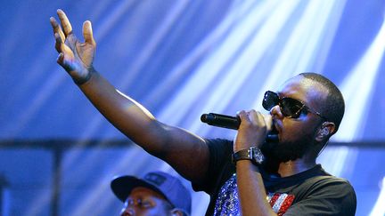 Le rappeur Ma&icirc;tre Gims, le 28 septembre 2013 au Stade de France, &agrave; Saint-Denis (Seine-Saint-Denis). (PIERRE ANDRIEU / AFP)