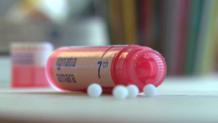 Homéopathie : une "efficacité insuffisante" justifie son déremboursement, selon la HAS