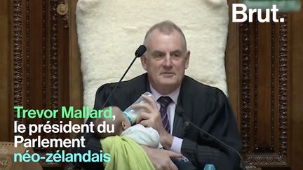 En pleine séance, le président du Parlement néo-zélandais a bercé et donné le biberon au bébé de l'un des députés. Et ce n'est pas la première fois...