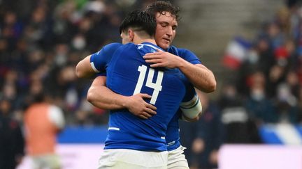 Suite à une mauvaise réception de Melvyn Jaminet, les Italiens récupèrent le ballon et Garbisi envoie un coup de pied parfait pour son ailier Menoncello. Le Montpelliérain transforme : 7-3.