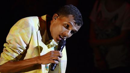 Stromae, triple lauréat des Victoires, fait son show sur la scène du Zénith de Paris... (14 février 2014)
 (Bertrand Guay / AFP)