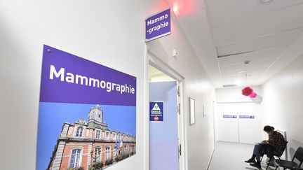 Un service de mammographie à l'hôpital Duchenne, de Boulogne-sur-mer (Nord), le 5 janvier 2021. (SEBASTIEN JARRY / LA VOIX DU NORD / MAXPPP)