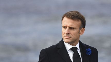 Emmanuel Macron assiste aux cérémonies du 11 novembre 2023, à Paris. (FRANCOIS PAULETTO / HANS LUCAS / AFP)