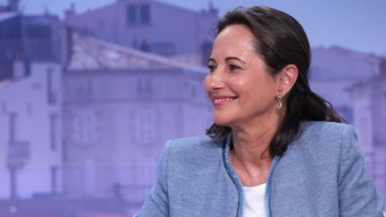 S&eacute;gol&egrave;ne Royal assiste aux universit&eacute;s d'&eacute;t&eacute; du Parti socialiste, le 23 ao&ucirc;t 2013 &agrave; La Rochelle (Charente-Maritime). (NOSSANT / SIPA)