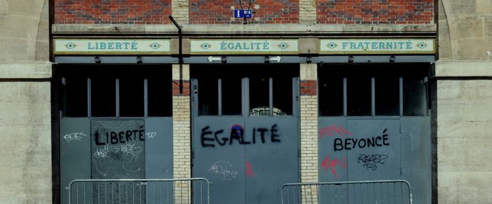 Graffiti sur le parcours d'une manifestation à Paris (@ Danielle L. Goldstein)