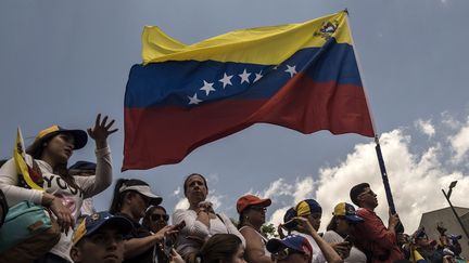 Des manifestants venus applaudir le retour de Juan Guaido à Caracas au Venezuela. (MARCELO PEREZ / MAXPPP)