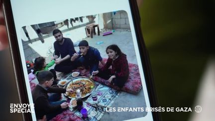 De cette famille palestinienne, il ne reste que Shaïma, la maman, et deux enfants (ENVOYE SPECIAL / FRANCE 2)