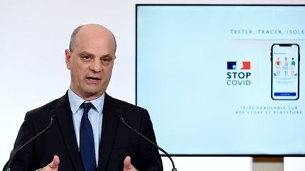 Le ministre de l'Education nationale Jean-Michel Blanquer lors d'une conférence de presse, à Matignon, à Paris, le 28 mai 2020. (PHILIPPE LOPEZ / AFP)