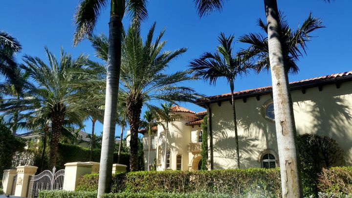 La maison de&nbsp;Toni Holt Kramer à Palm Beach en Floride. (BENJAMIN ILLY / RADIO FRANCE)