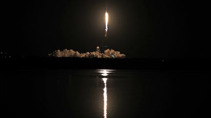 La fusée SpaceX décolle de Floride, le 16 novembre 2020.&nbsp; (GREGG NEWTON / AFP)