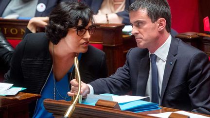 &nbsp; (Myriam El Khomri et Manuel Valls à l'Assemblée, lors d'une séance de questions au gouvernement. © Chamussy/SIPA)