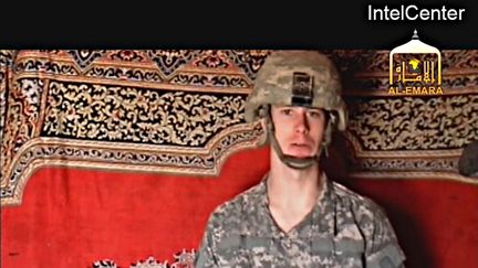 Capture d'&eacute;cran d'une vid&eacute;o du soldat am&eacute;ricain Bowe Bergdahl, d&eacute;t&eacute;nu par les talibans afghans, diffus&eacute;e le 25 d&eacute;cembre 2009. (INTELCENTER / AFP )