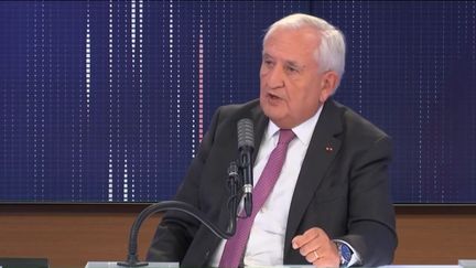 L'ancien Premier ministre Jean-Pierre Raffarin était l'invité du "8h30 franceinfo" mardi 3 novembre 2020. (FRANCEINFO / RADIOFRANCE)