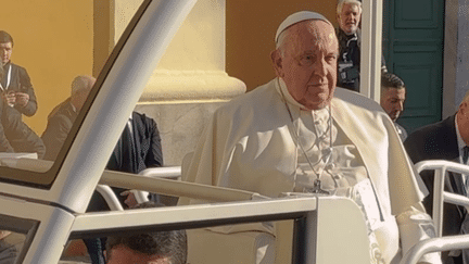 Visite du pape en Corse : les Ajacciens émus par la venue du souverain pontife (France 2)