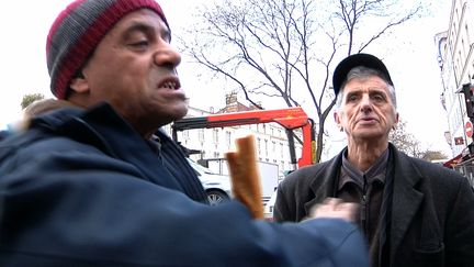 Débat improvisé entre juifs, musulmans et chrétiens boulevard de Belleville, à Paris.. (HP)