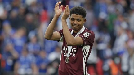 Le défenseur français de Leicester City, Wesley Fofana, après la victoire de son équipe en Coupe d'Angleterre, samedi 15 mai, à Wembley. (KIRSTY WIGGLESWORTH / POOL)