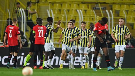 Alors qu'ils menaient de trois buts, les Rennais ont concédé le match nul sur la pelouse&nbsp;de Fenerbahçe en Ligue Europa, le 27 octobre (OZAN KOSE / AFP)