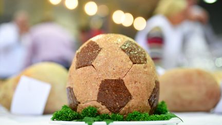 Durant la Coupe du monde 2018 en Russie, les joueurs de foot vont suivre un régime particulier pour faire face à un mois de compétition. (UWE ANSPACH / DPA)